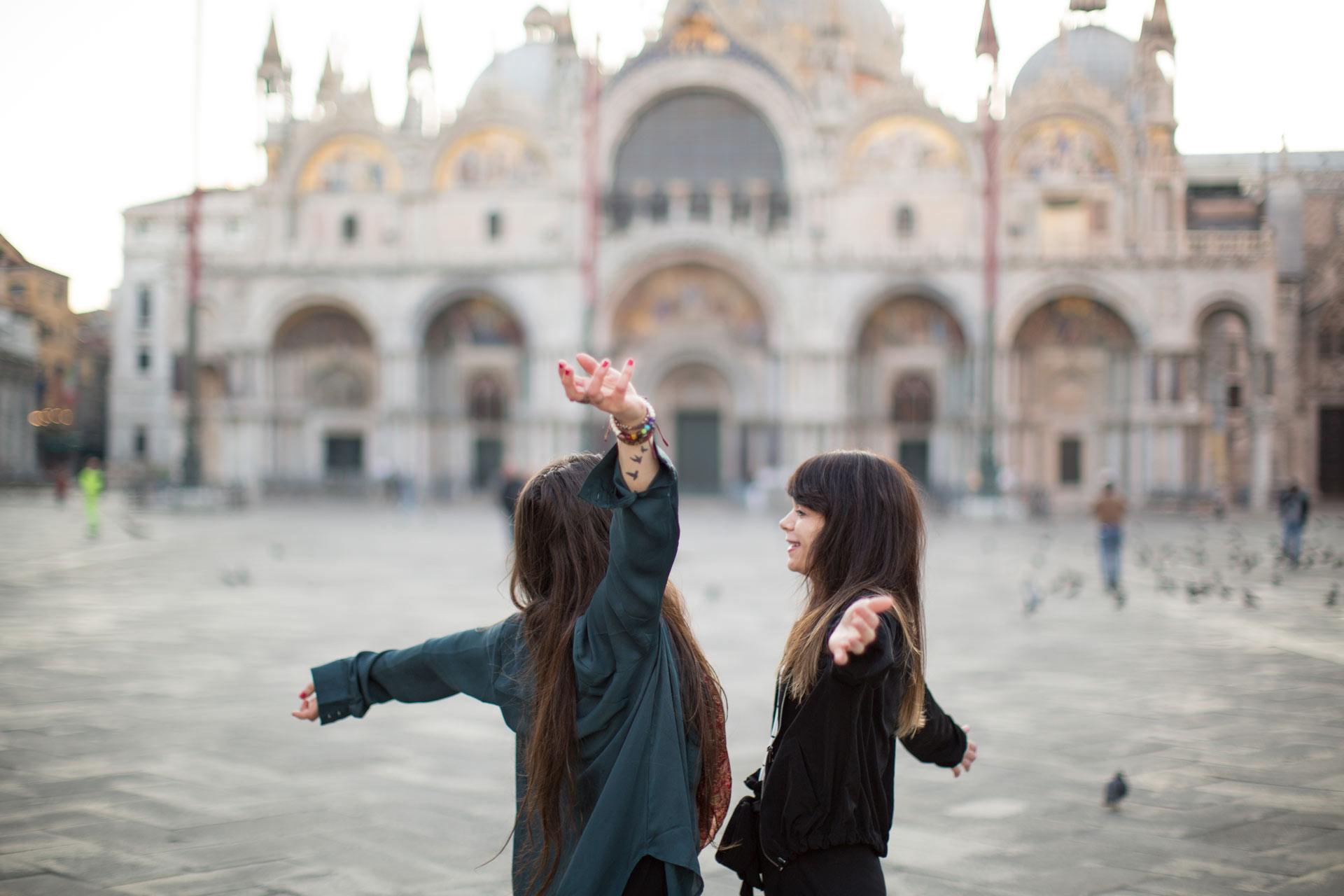 Venice-Ashley-Meagan-Piazza-San-Marco-happy